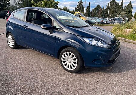 Ford Fiesta 1,2Benzin 44kW Klima 8 Fachbereift.