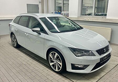 Seat Leon FR 2.0 TDI ACC LED Navigation PDC Teilleder