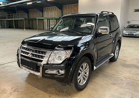 Mitsubishi Pajero 3.2 DI-D Top *Leder| Navi| Xenon| Klima*