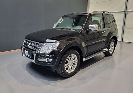 Mitsubishi Pajero 3.2 DI-D Top *Leder| Navi| Xenon| Klima*