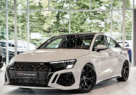 Audi RS3 Limousine q. *Keramik *S-Abgas *KW *Pano *