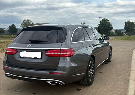 Mercedes-Benz E 200 d