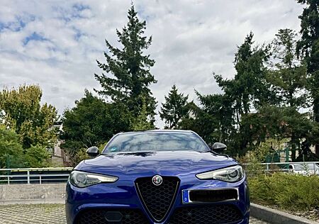 Alfa Romeo Giulia My20 2.2 Veloce diesel Q4 210cv *VOLLAUSTATTUNG*