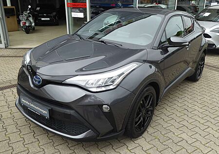 Toyota C-HR Hybrid Team D