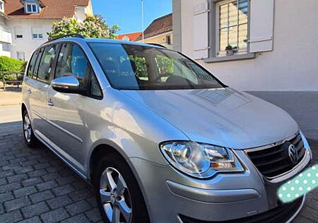 VW Touran Volkswagen 1.4 TSI DSG Conceptline