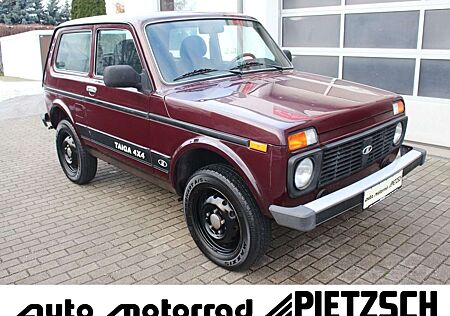 Lada Niva Only 1.7i 4x4 ABS AHK Servo 1.Hand 11950km