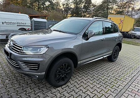 VW Touareg Volkswagen Diesel 3.0 V6 TDI R-Line Automatik