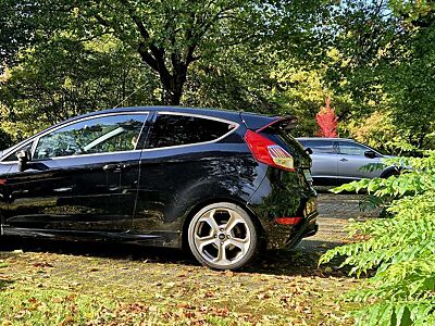Ford Fiesta 1.6 EcoBoost mit Leder-Sport-Paket ST