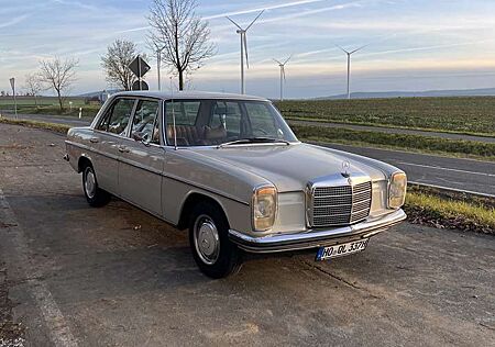 Mercedes-Benz 200