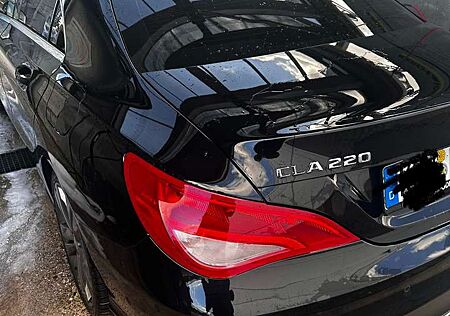 Mercedes-Benz CLA 220 CDI 7G-DCT