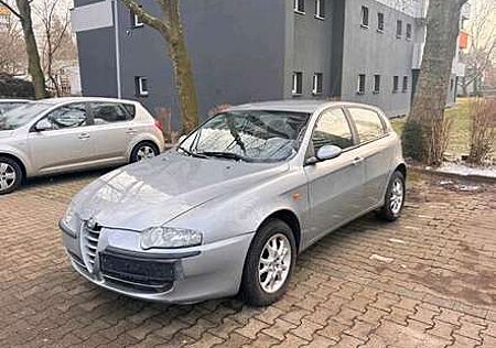 Alfa Romeo 147 1.6 Twin Spark Distinctive