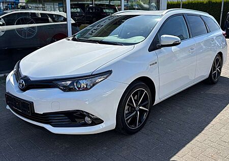 Toyota Auris Touring Sports Hybrid Team D
