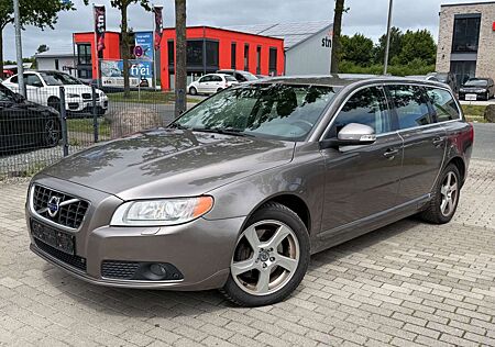 Volvo V70 Kombi Kinetic Leder Klimaauto Temp PDC SHZ