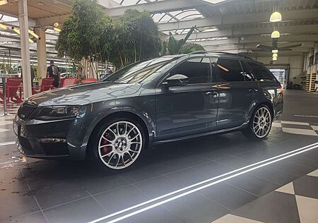 Skoda Octavia Combi 2.0 TSI (Green tec)RS