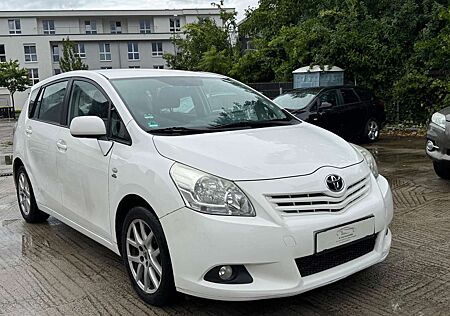 Toyota Verso 2.2 Life*Klima*8 x Bereift *