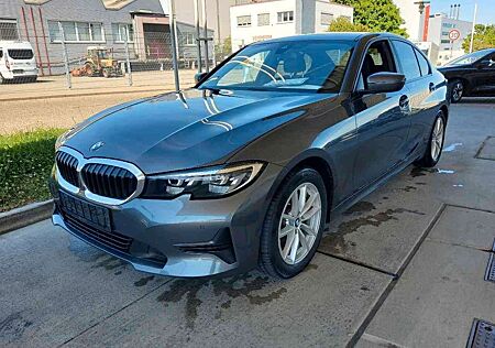 BMW 318 d Lim. LiveCockpit Sportsitz M Sport HiFi