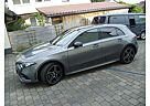 Mercedes-Benz A 250 e AMG PanoDach MbuxAdvanced 8-fach Ber Parkassist