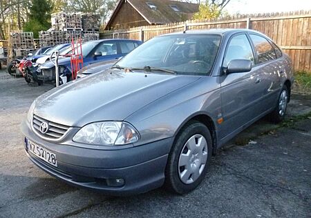 Toyota Avensis 2.0 linea sol