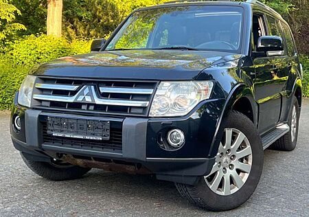 Mitsubishi Pajero 3.2 DI-D Instyle|NAVI|PANO|KAMERA|7SITZER