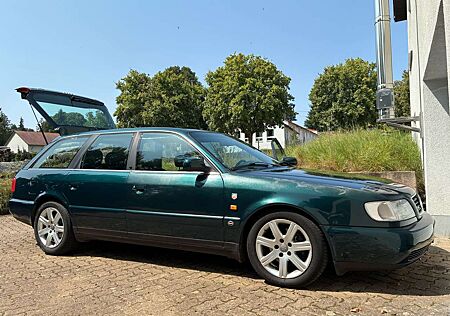 Audi A6 Avant 2.5 TDI quattro, 5-Zylinder, 6-Gang