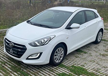 Hyundai i30 blue Classic /Euro6/Klima/1.Hand