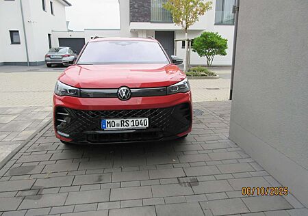 VW Tiguan Volkswagen 1.5 eHybrid OPF DSG R-Line, 272 PS