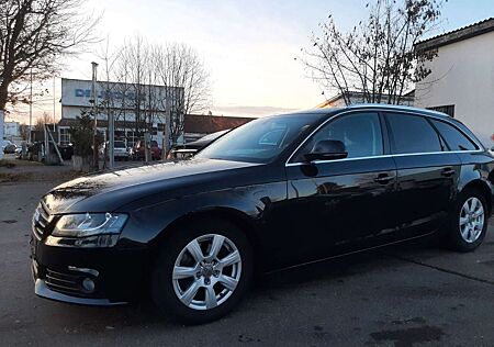 Audi A4 1.8 TFSI 88kW Ambiente Avant/1.Hand/SHZ / PDC