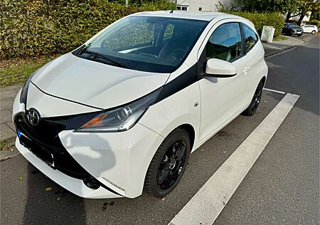 Toyota Aygo (X) Play