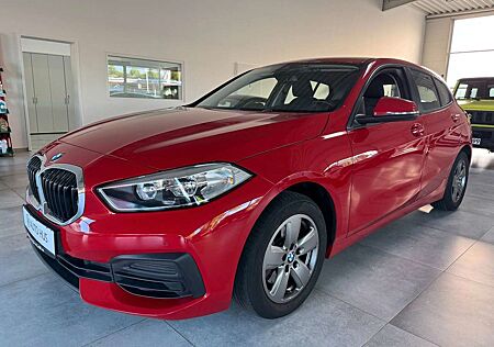 BMW 118 Navigation/Tempomat/Panoramadach/PDC/SHZ