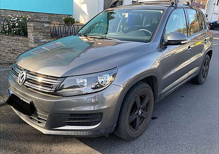 VW Tiguan Volkswagen 2.0 TDI DPF BlueMotion Technology CityScape