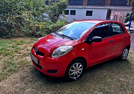 Toyota Yaris 1.0 VVT-i Cool
