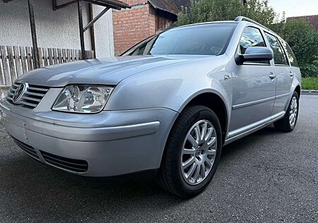 VW Bora Volkswagen Trendline Scheckheft lückenlos Klima TÜV NEU