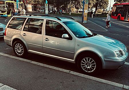 VW Bora Volkswagen Trendline Scheckheft lückenlos Klima 18" Alu