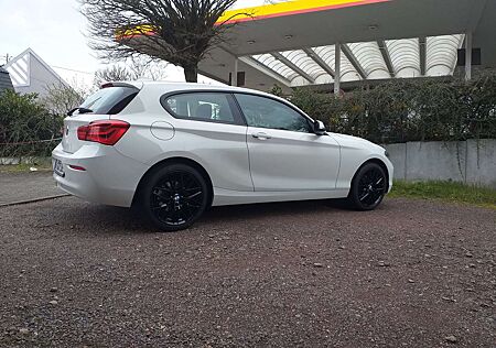 BMW 118 i LCI TÜV 4 Zylinder KlimaPDC LED 3 Radsätze