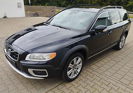 Volvo XC 70 XC70 2.HAND/GARAGE - FOUR-C/BLIS/PANO/AHK usw. - TOP