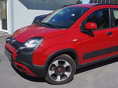 Fiat Panda RED Cross Hybrid 5-Sitzer 52KW Red