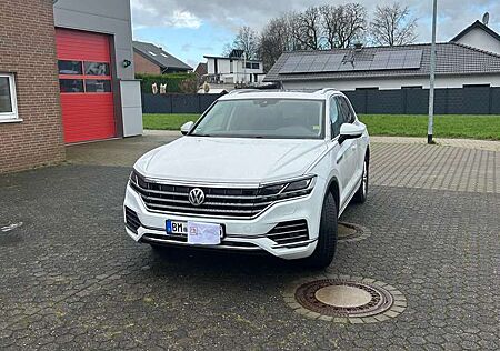 VW Touareg Volkswagen Elegance 4Motion Winter/Sommerreifen Alus Dachgep