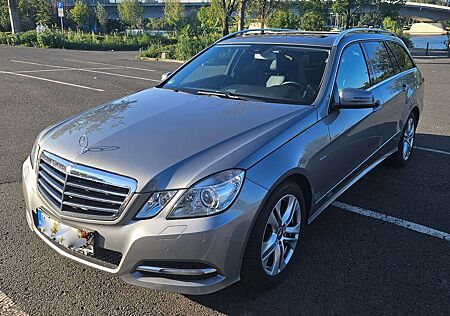Mercedes-Benz E 250 T BlueEFFICIENCY 7G-TRONIC Avantgarde