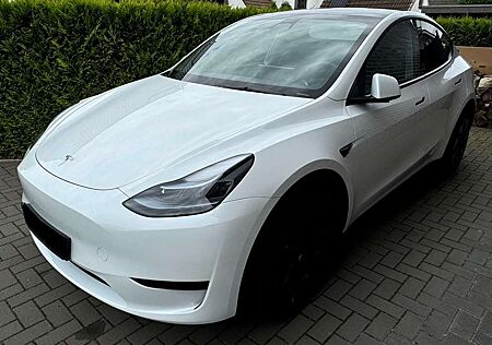 Tesla Model Y Standard Range, RWD, erster Hand *wie neu*