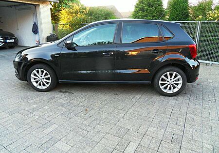 VW Polo Volkswagen Lounge