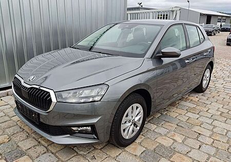 Skoda Fabia Sondermodell 130 Jahre 1.0 MPI 80 PS Virtuell C...