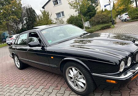 Jaguar XJR 4.0 V8 Kompressor TÜV April 2027