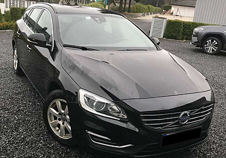 Volvo V60 D2 Geartronic Summum