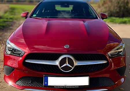 Mercedes-Benz CLA 200 Coupé – Stil, Sport & Panoramadach