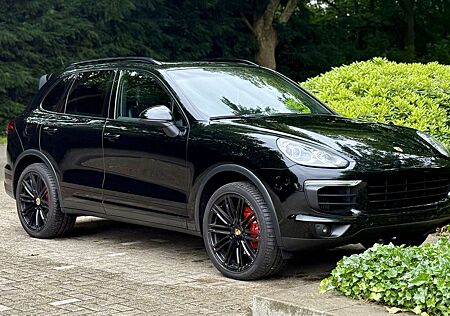 Porsche Cayenne Facelift Panorama | 21 Zoll sportpakket