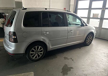 VW Touran Volkswagen Freestyle