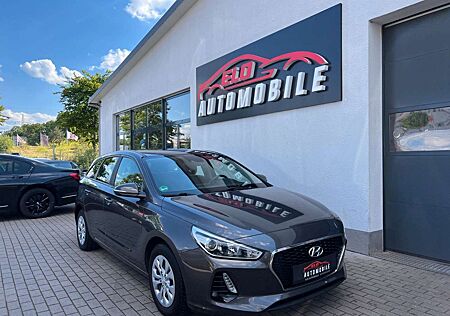 Hyundai i30 Cw Select*Tempomat*Einparkhilfe*Bluetooth*