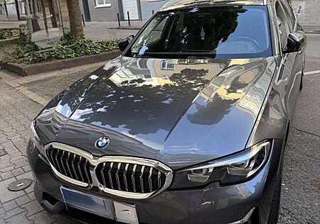 BMW 320 d xDrive Luxury Line