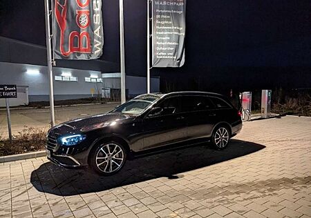 Mercedes-Benz E 300 de T 9G-TRONIC Exclusive