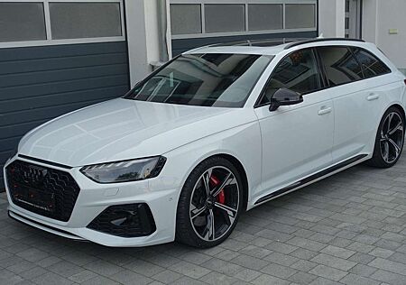 Audi RS4 Pano. Raute-rot 360° HUD 280 km/h B&O Matrix